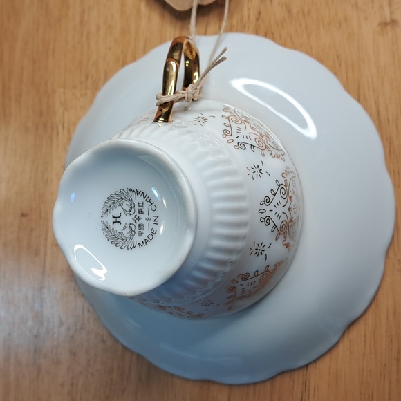 Vintage tea cup/saucer set - Picture 4 of 5